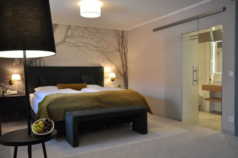 Comfort Double Room | In-room safe, individually decorated, individually furnished, desk