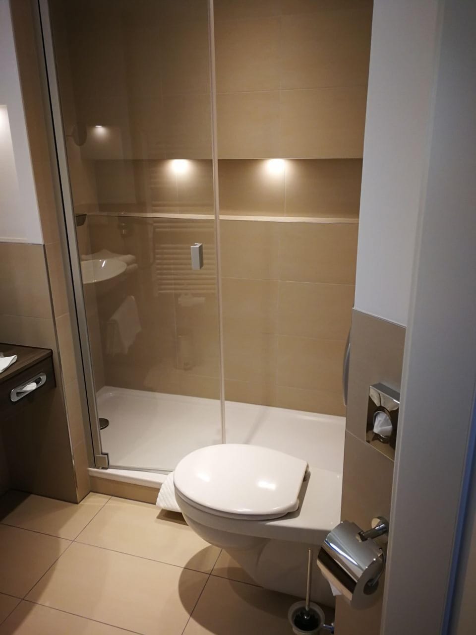 Shower, hair dryer, bathrobes, towels