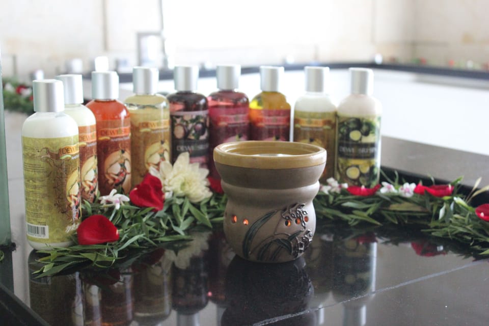 Couples treatment rooms, steam room, body treatments, body scrubs