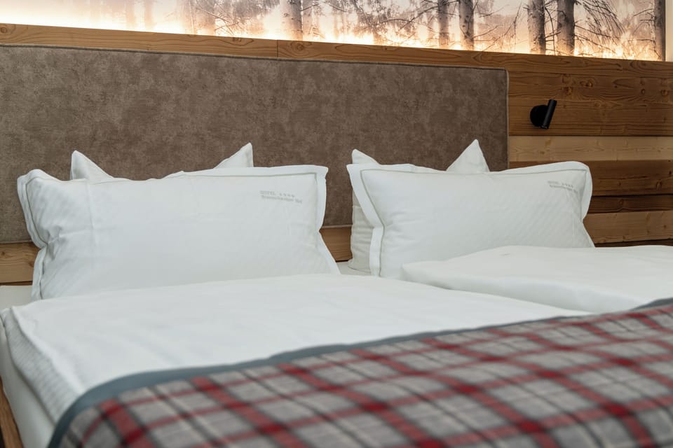 Suite, 1 Bedroom, Non Smoking | Hypo-allergenic bedding, down comforters, Select Comfort beds, minibar
