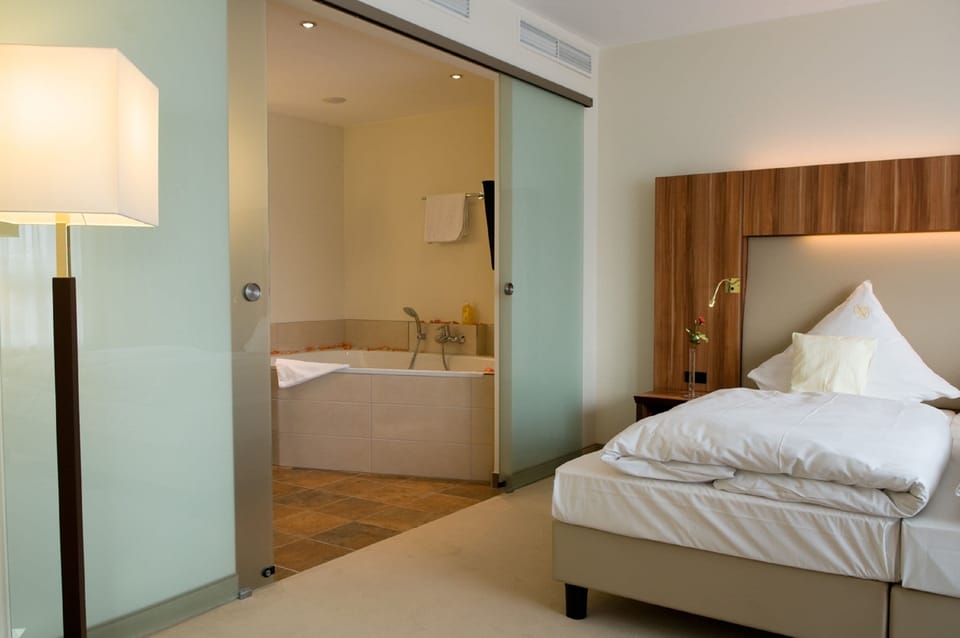 Family Suite | Hypo-allergenic bedding, down comforters, minibar, in-room safe