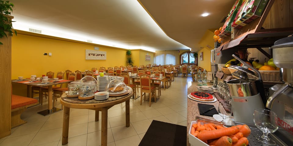 Daily buffet breakfast for a fee