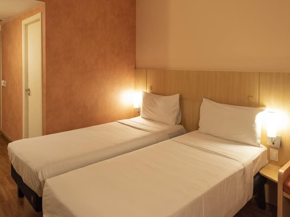 Standard Apartment, 2 Twin Beds | In-room safe, desk, blackout drapes, WiFi (free)