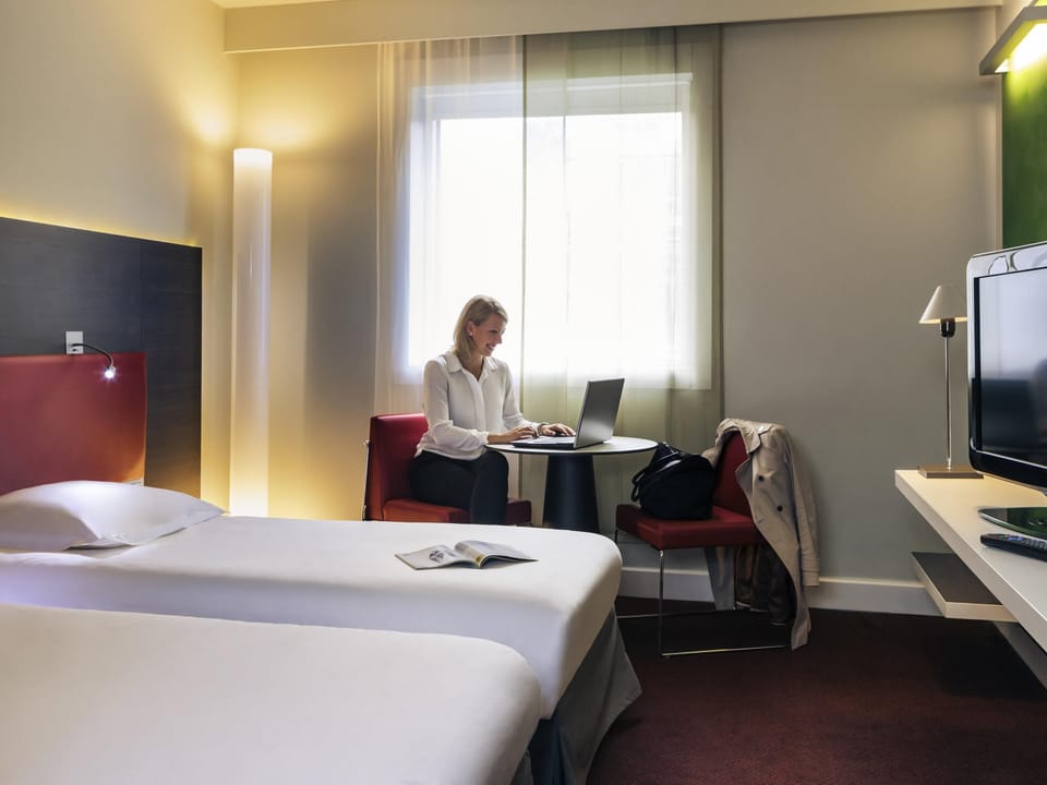 In-room safe, desk, blackout drapes, soundproofing
