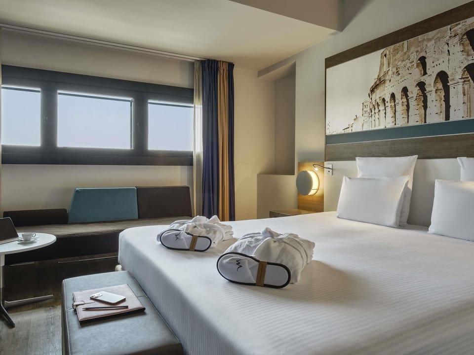 Privilege, Double Room | Hypo-allergenic bedding, minibar, in-room safe, desk