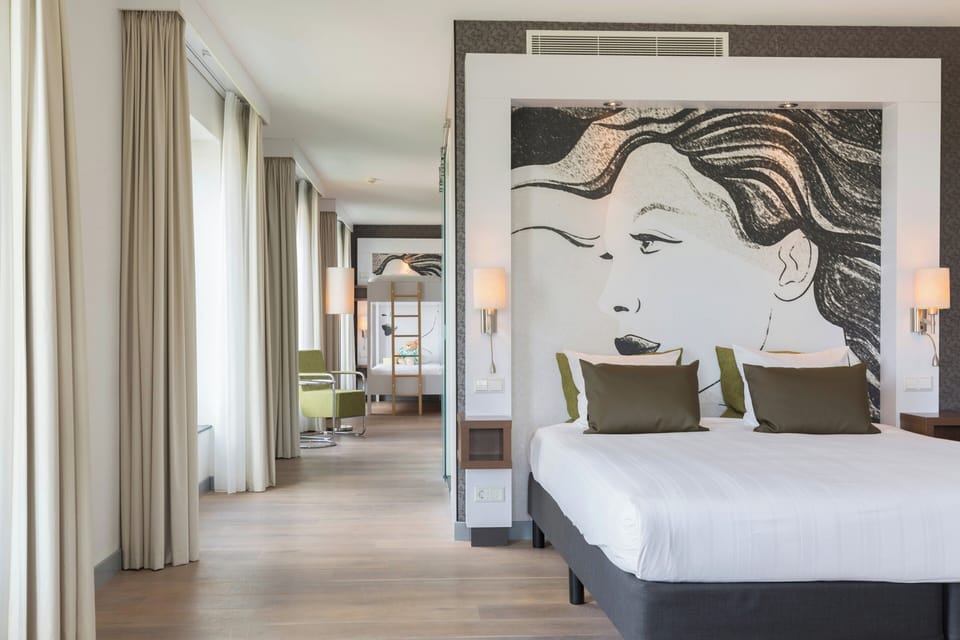 Family Suite (1 Double Bed 1 Bunkbed) | Minibar, in-room safe, desk, soundproofing