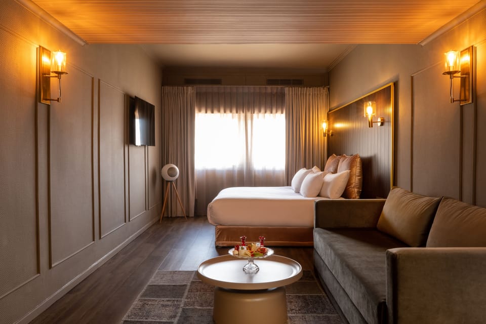 Minibar, in-room safe, desk, free WiFi