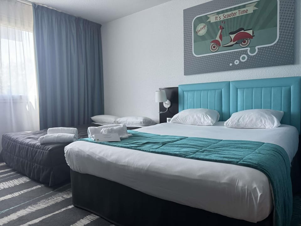 Standard Room, 1 Double Bed with Sofa bed | Premium bedding, individually furnished, desk, blackout drapes