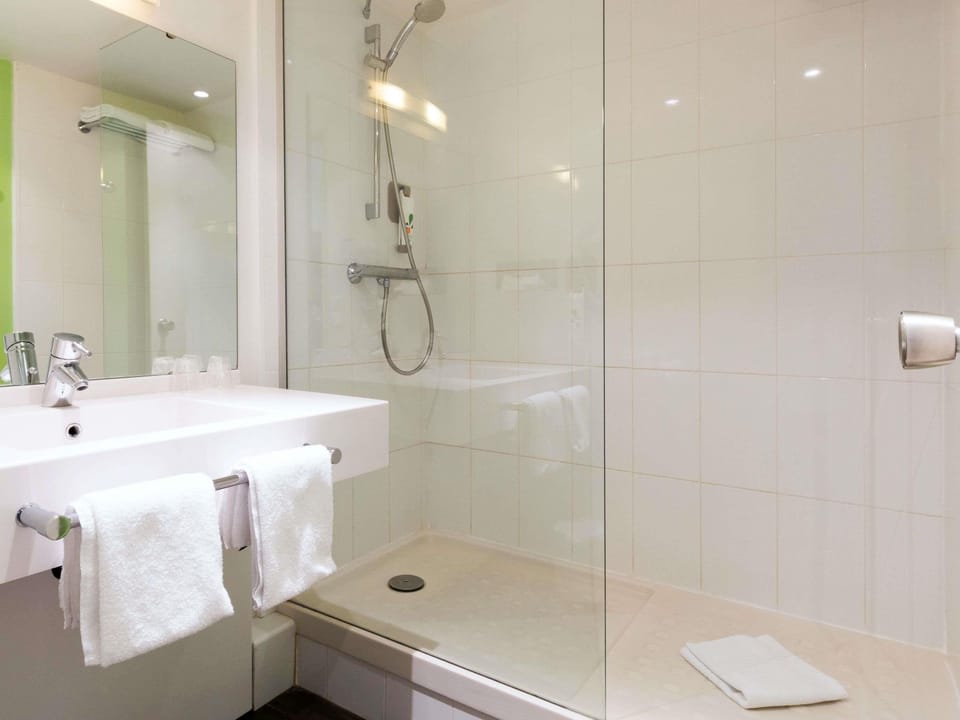 Standard Room, 1 Double Bed with Sofa bed | Premium bedding, individually furnished, desk, blackout drapes