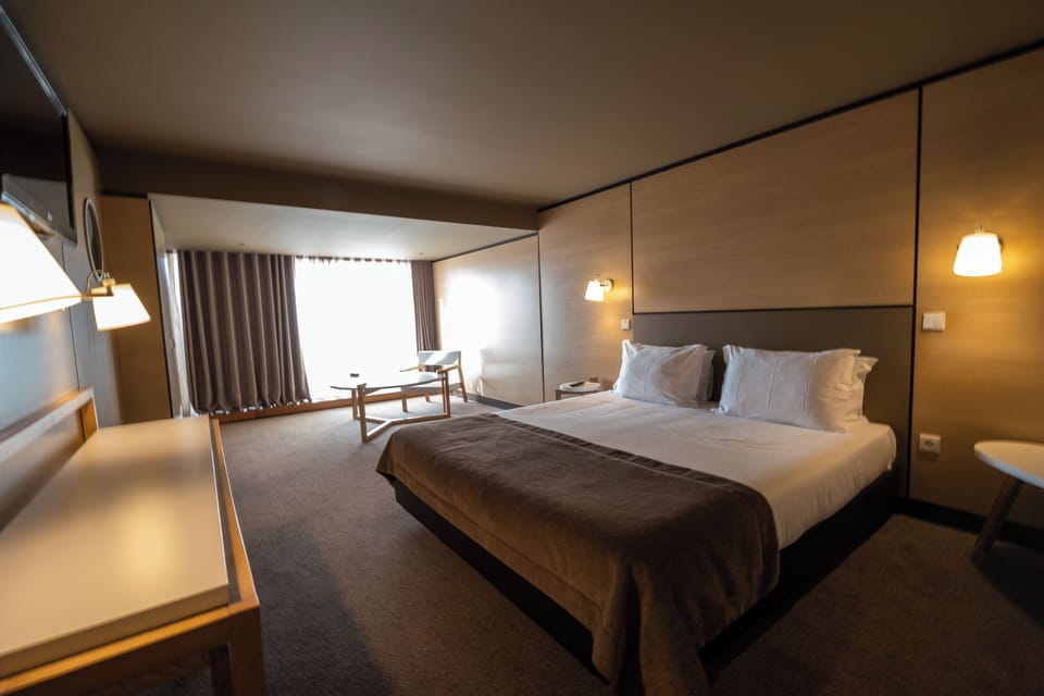 Master Suite, Sea View | Minibar, in-room safe, desk, blackout drapes