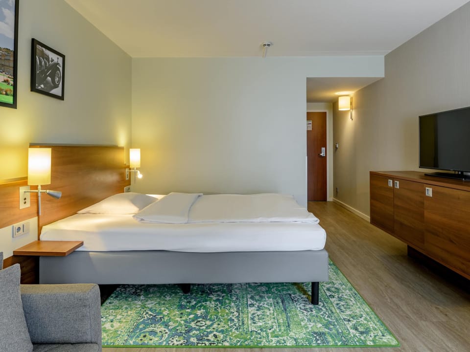 Superior Room, 1 Queen Bed with Sofa bed | In-room safe, desk, laptop workspace, blackout drapes