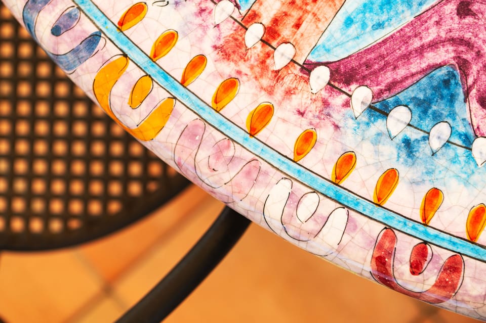 2 restaurants, lunch served