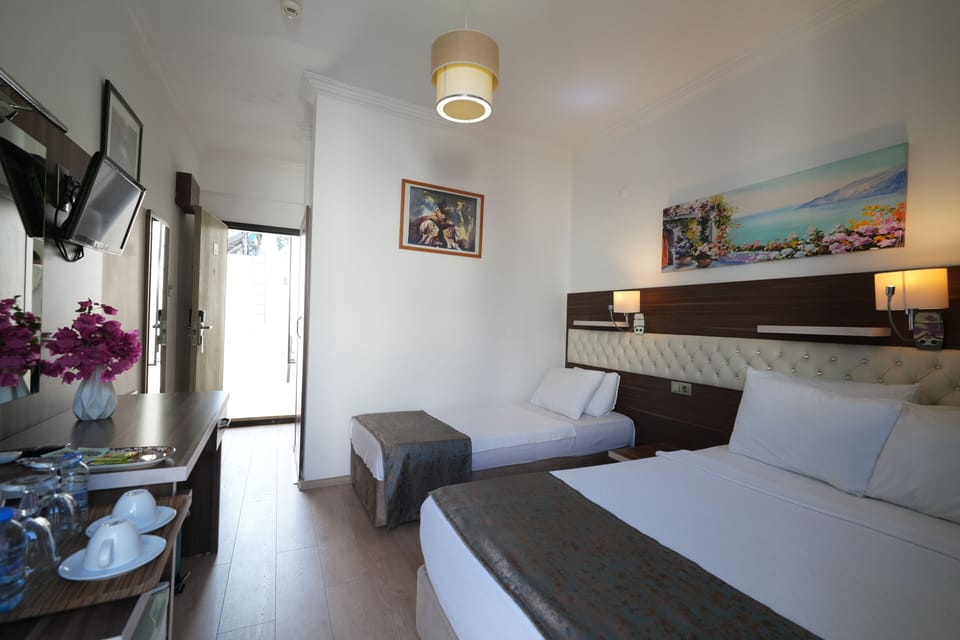 Standard Room | Minibar, in-room safe, desk, free WiFi