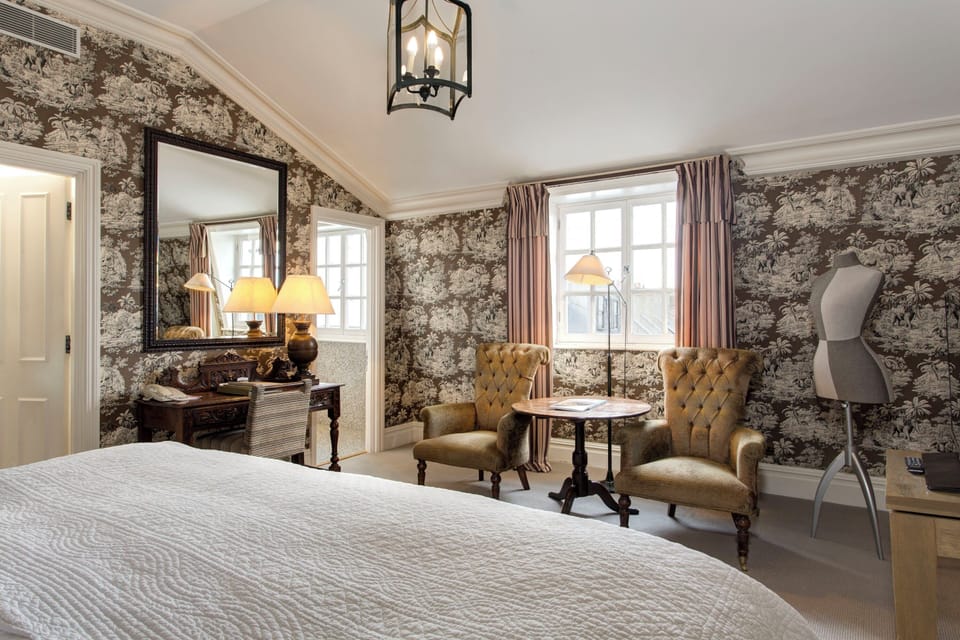 Junior Suite | Frette Italian sheets, premium bedding, minibar, in-room safe
