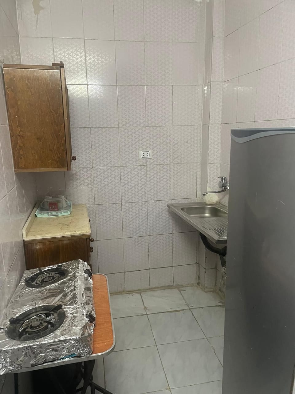 Family Apartment, 1 Bedroom | Private kitchen | Fridge, stovetop, coffee/tea maker, electric kettle