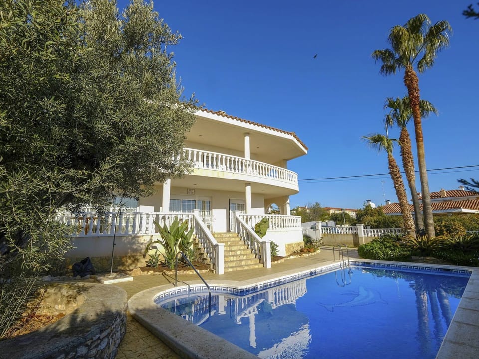 Plant, Sky, Water, Building, Blue, Azure, Tree, Swimming Pool, House, Eco Hotel