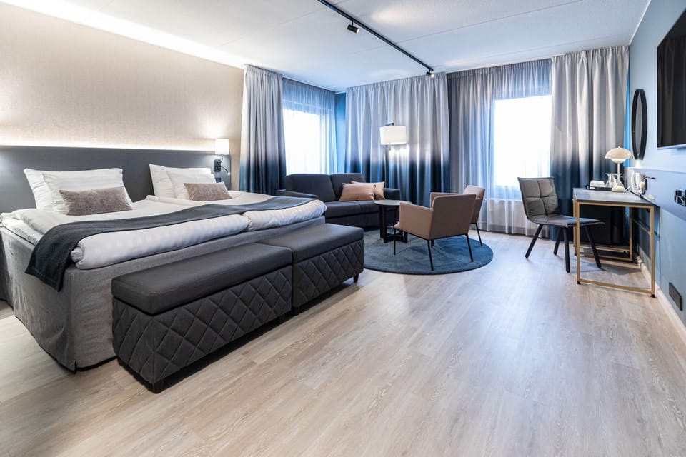 Superior Room, Sauna | Hypo-allergenic bedding, minibar, in-room safe, desk
