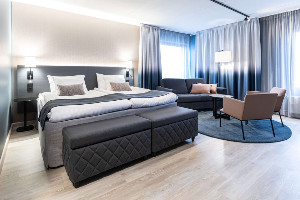 Superior Room, Sauna | Hypo-allergenic bedding, minibar, in-room safe, desk