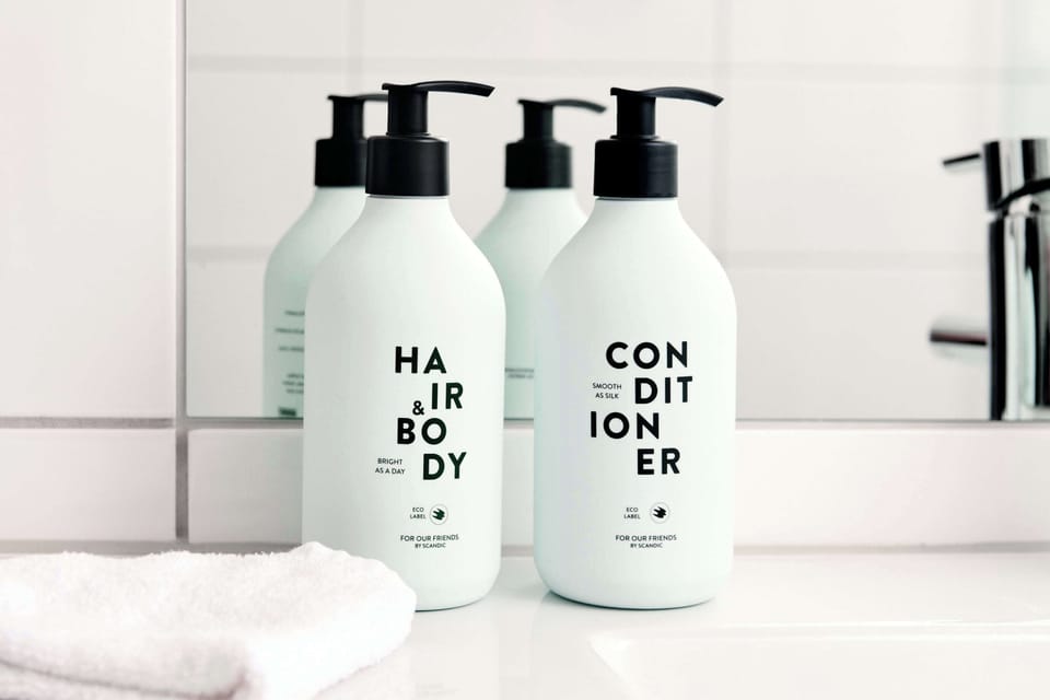 Junior Suite | Bathroom | Free toiletries, towels
