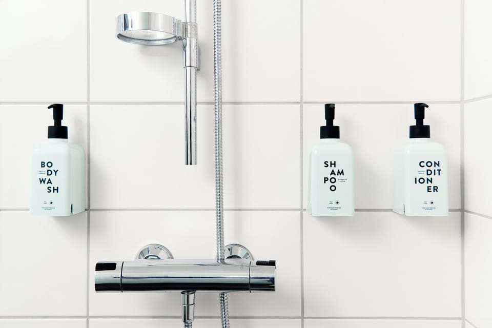 Room, 1 King Bed | Bathroom | Shower, hair dryer, towels