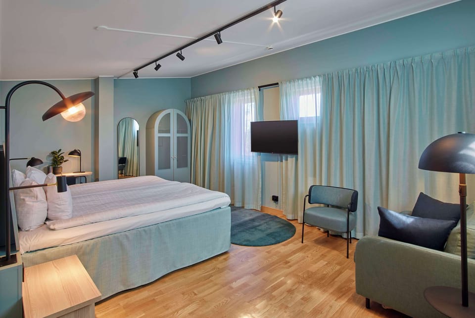 Suite (Master) | Desk, WiFi (free), bed sheets