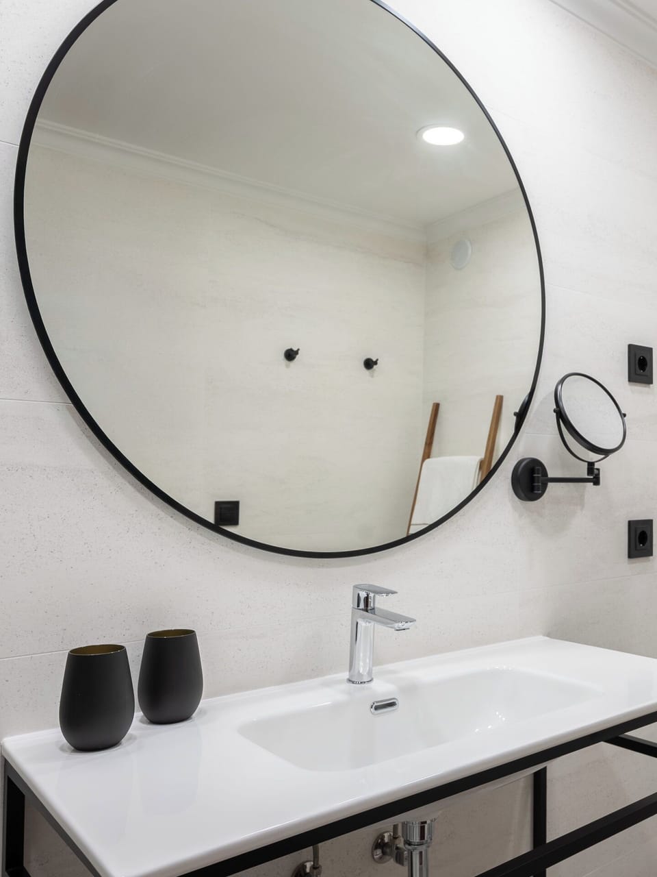 Premium Double Room | Bathroom | Shower, towels