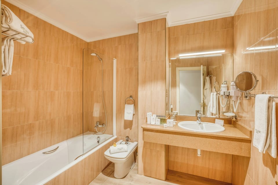 Minibar, in-room safe, desk, soundproofing