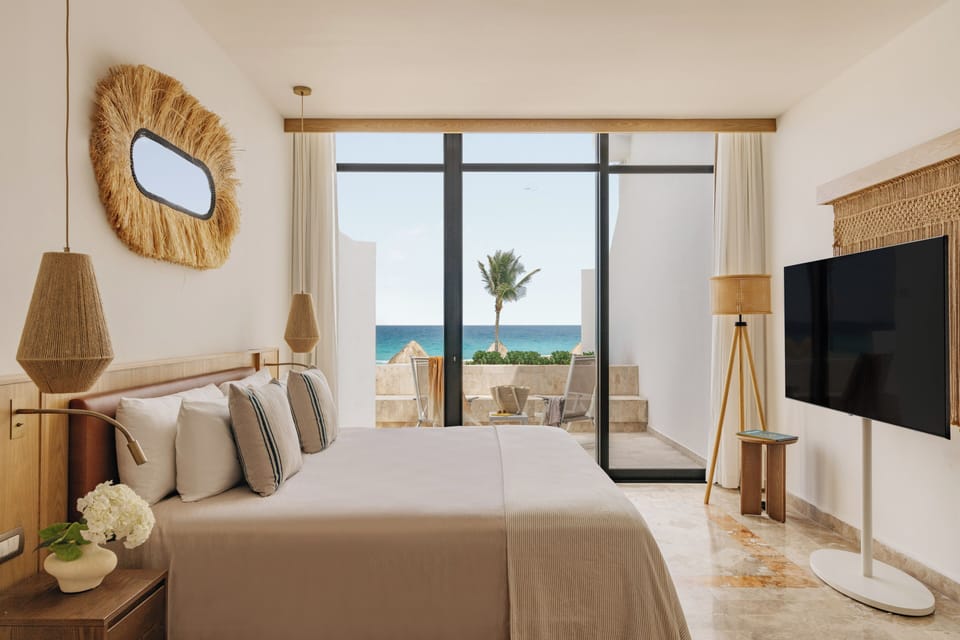 Junior Suite Ocean View | Premium bedding, free minibar, in-room safe, desk