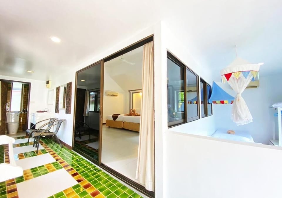Deluxe Family Villa | Living area