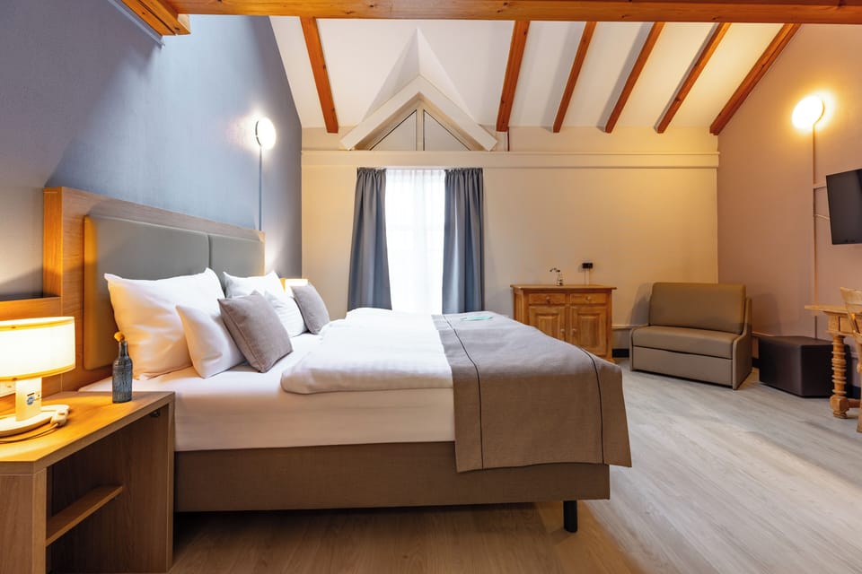 Suite, 2 Bedrooms (Duplex) | Premium bedding, in-room safe, individually decorated