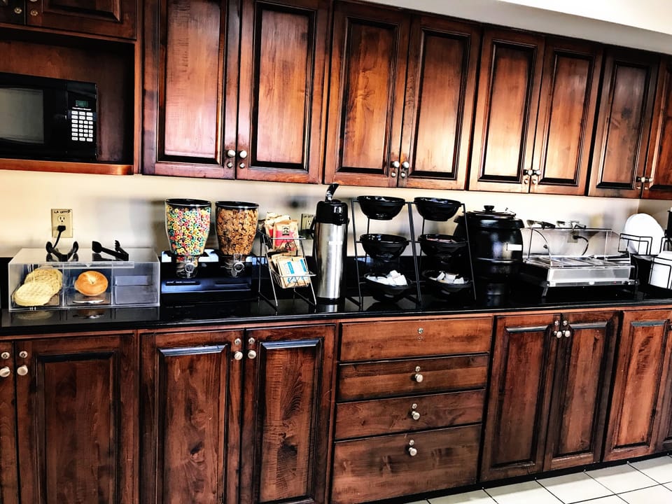 Free daily continental breakfast