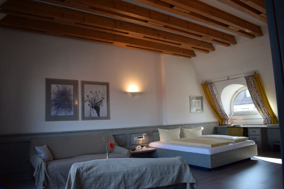 Junior Suite | Premium bedding, minibar, desk, blackout drapes