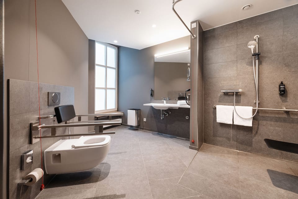 Standard Room, 1 Double Bed, Accessible | Bathroom | Shower, eco-friendly toiletries, hair dryer, soap
