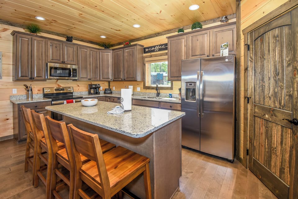 Fully equipped kitchen with stainless appliances