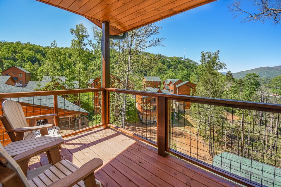 Private Deck King Bedroom w/En-Suite Bathroom 3