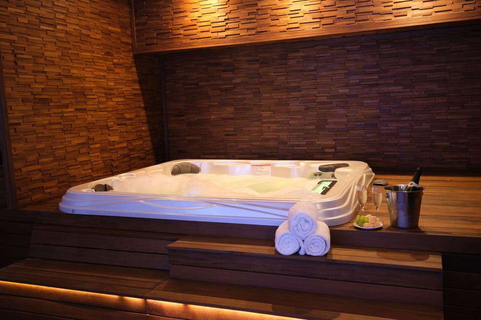 Carlton Tel Aviv Hotel Hotel in Tel Aviv-Yafo