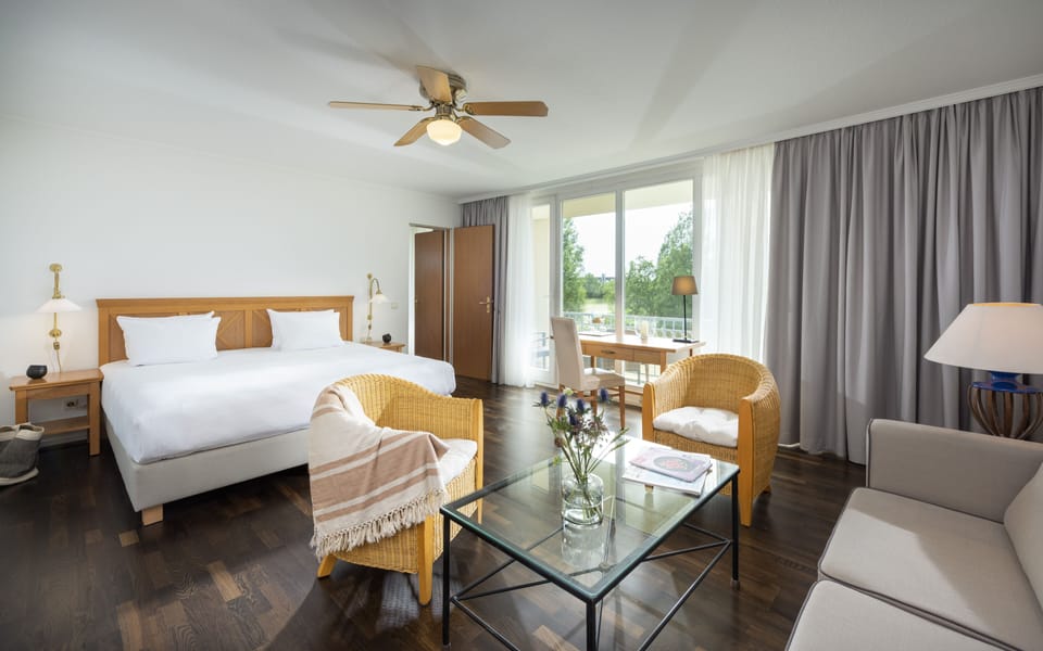 Junior Suite, 1 Bedroom | Hypo-allergenic bedding available, cribs (free), WiFi (free), bed sheets