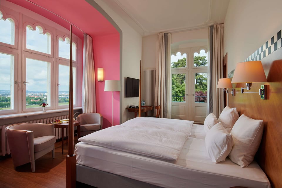 Exclusive Double Room | Down comforters, in-room safe, soundproofing, free WiFi