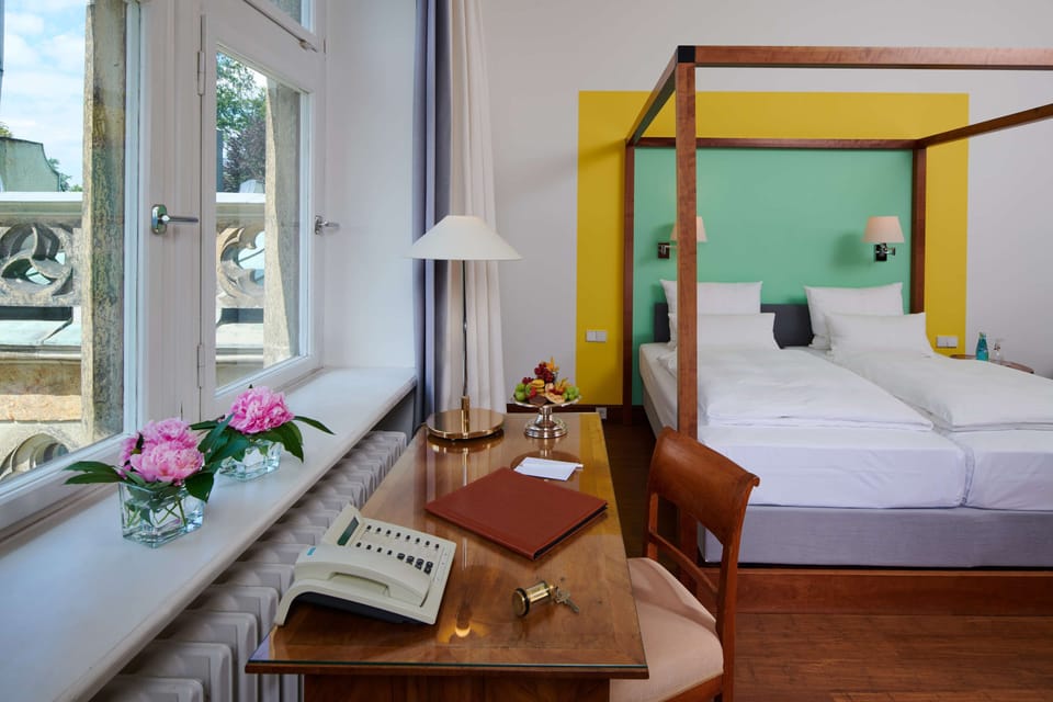 Exclusive Double Room | Down comforters, in-room safe, soundproofing, WiFi (free)