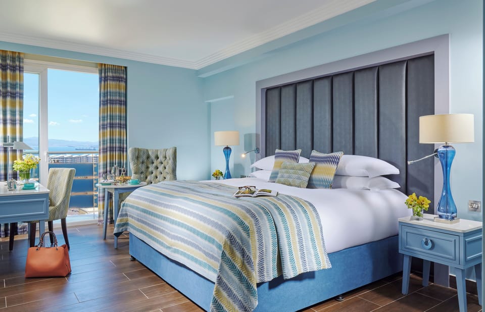 Superior Room, 1 King Bed | Premium bedding, in-room safe, desk, laptop workspace