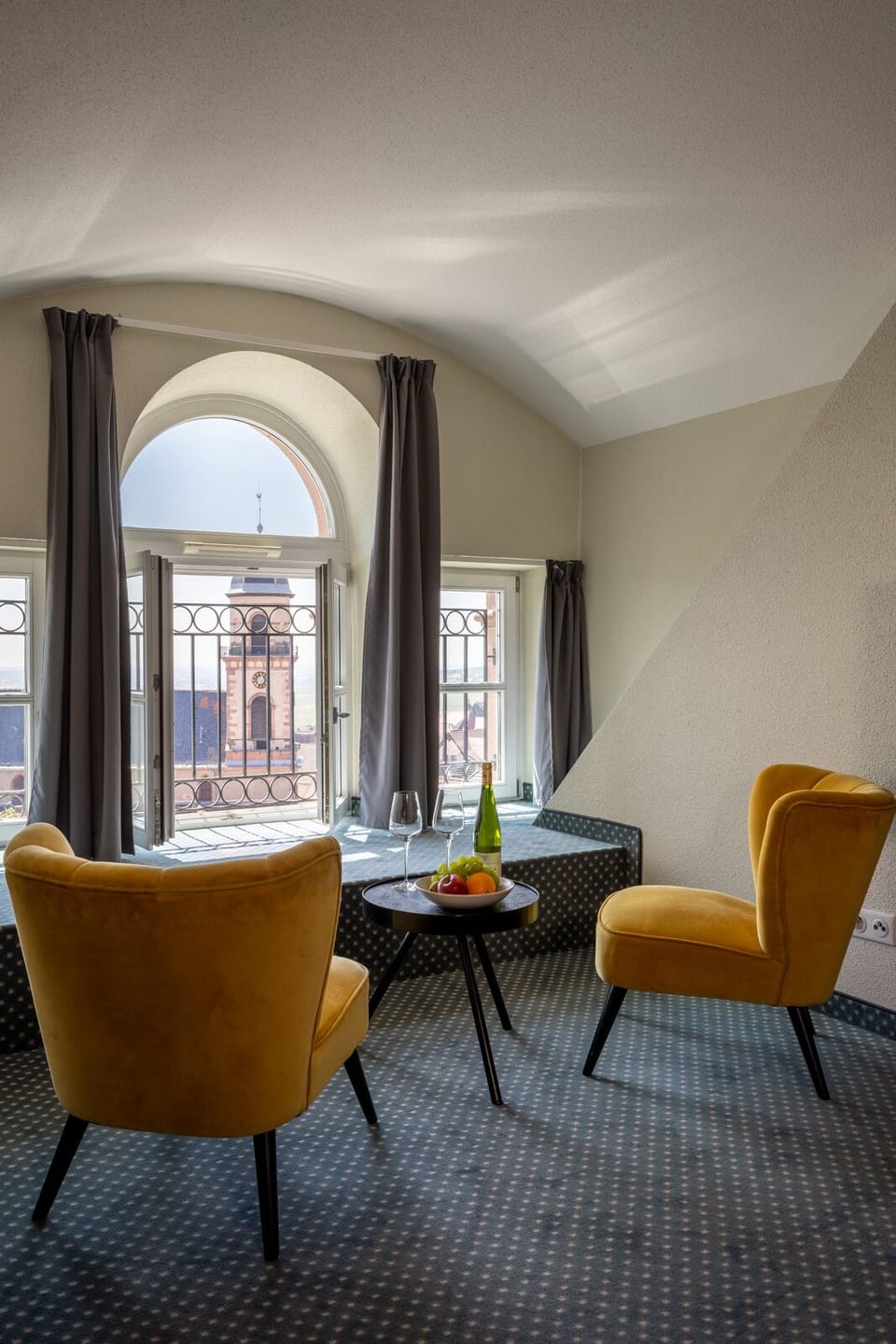 Family Room | Desk, iron/ironing board (on request), cribs (free), WiFi (free)
