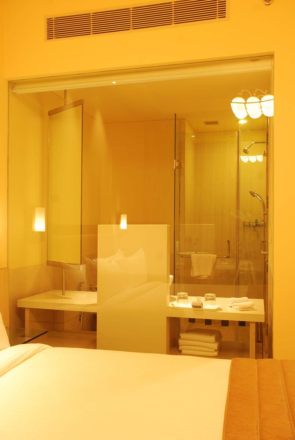 Superior Room, 2 Twin Beds | Premium bedding, minibar, in-room safe, desk