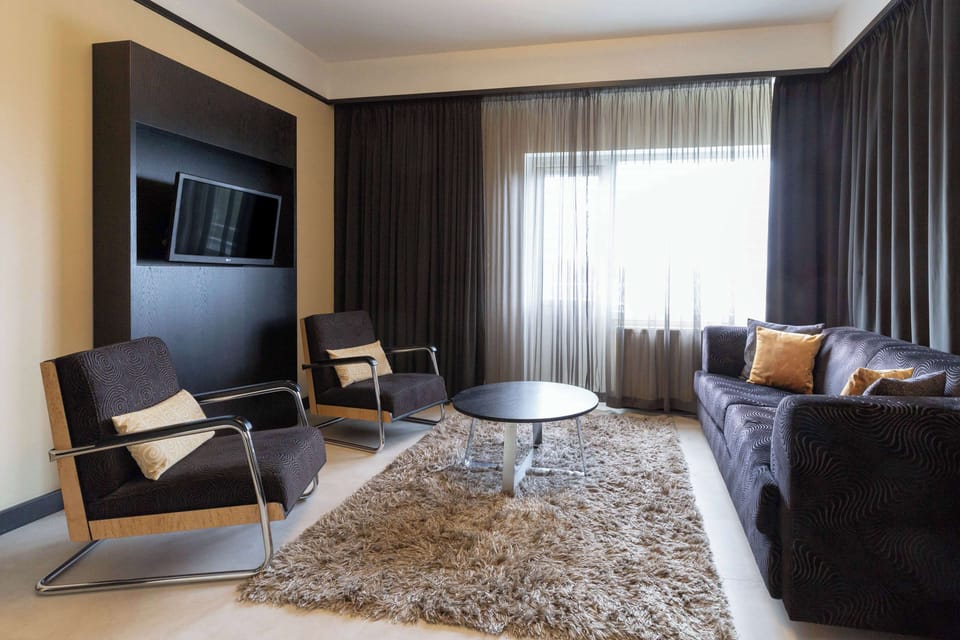Superior Room, 1 King Bed with Sofa bed (Plus) | Desk, blackout drapes, free WiFi, bed sheets