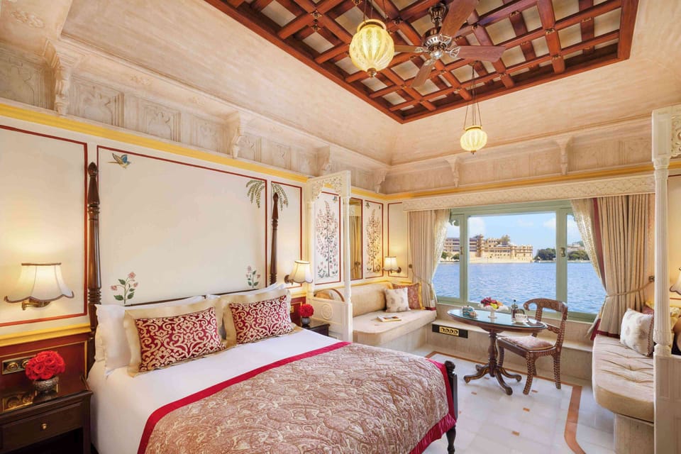 Palace Room, Room, 1 Double Bed, Lake View | Minibar, in-room safe, individually decorated, individually furnished