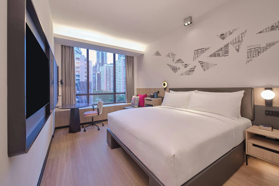 Urban, Room, 1 King Bed | Premium bedding, in-room safe, desk, soundproofing