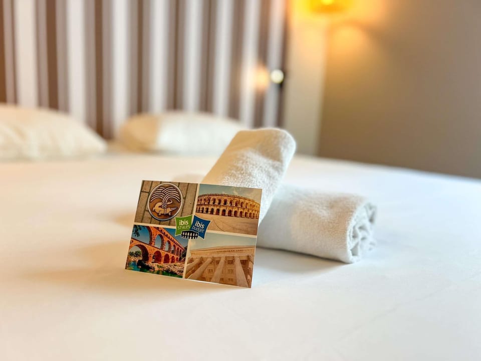 Standard Double Room, 1 Double Bed | In-room safe, desk, laptop workspace, soundproofing