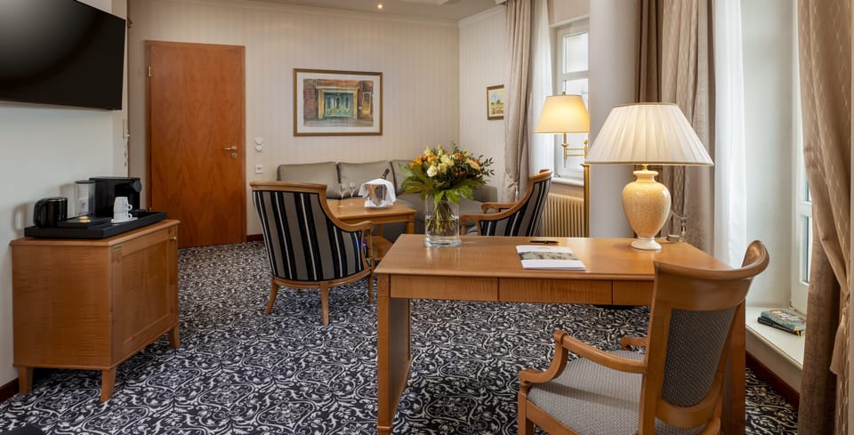 Junior Studio Suite | Premium bedding, free minibar, in-room safe, desk