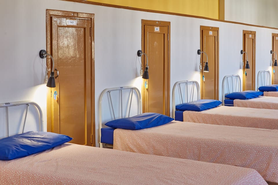 Single Bed in a Mix Dormitory | WiFi (free)
