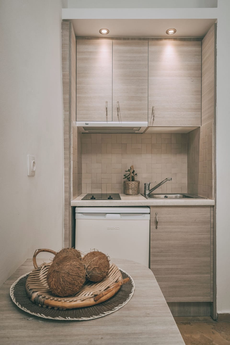 Economy Studio, 1 Bedroom | Private kitchenette | Fridge, toaster, cookware/dishes/utensils