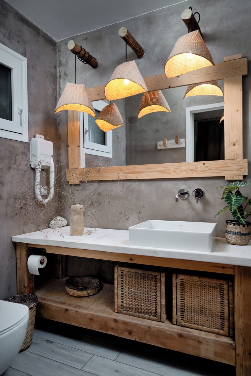 Standard Double Room, 1 Bedroom, Non Smoking | Bathroom | Shower, hair dryer, towels